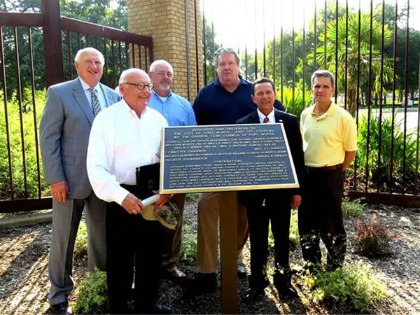 Fort Worth Botanic Garden South Entrance Bronze Dedication Commoration Plaque Marker Sign Post Mount 1 - Marcoza Castings