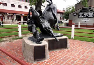 Texas Trail of Fame Bronze Sculpture
